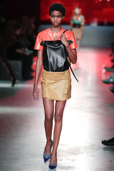 Look 13